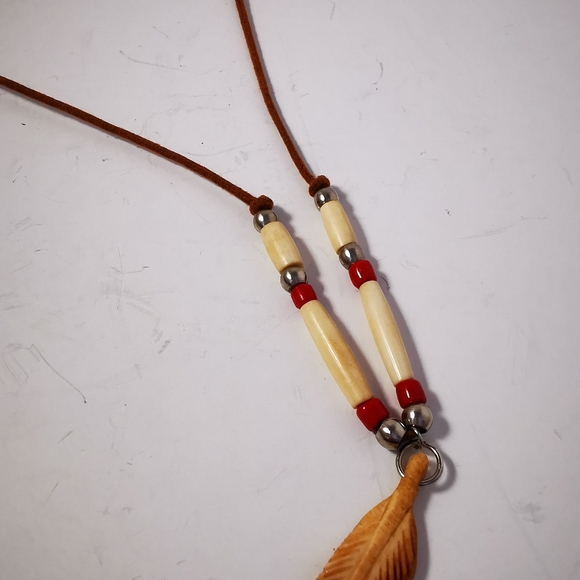 Vintage Indigenous Style Leather and Bone Feather Necklace - Picture 6 of 17